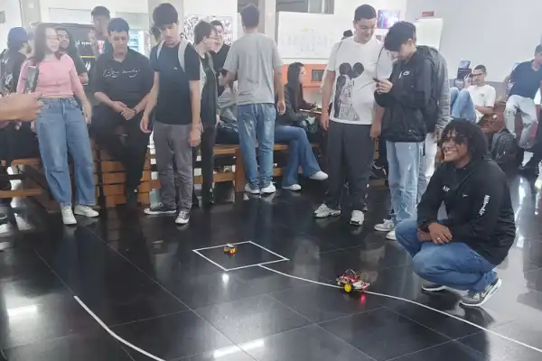 Robots Building